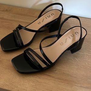 Unisa Trendy Black Sandals - Size 7.5 BRAND NEW